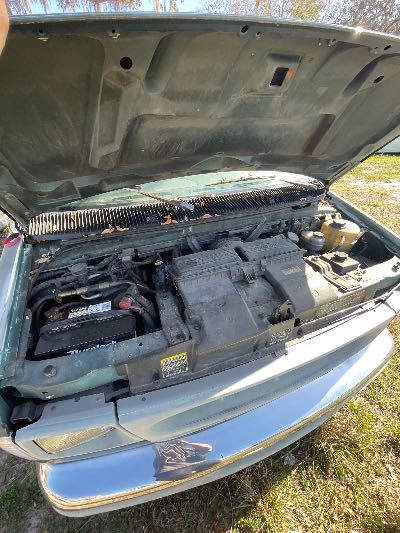 2000 Ford Econoline Wagon Location - Large Trucks & Vans - Row 20 - Stock # H51026