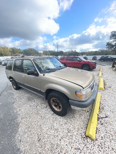 2000 Ford Explorer Location - Ford - Row 28 - Stock # H51399