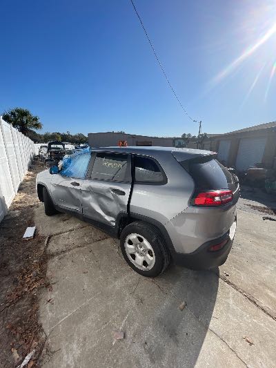 2016 Jeep Cherokee Location - Chrysler - Row 42 - Stock # H51411