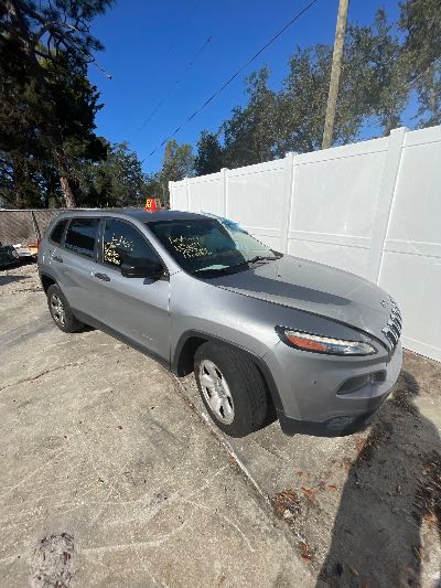 2016 Jeep Cherokee Location - Chrysler - Row 42 - Stock # H51411