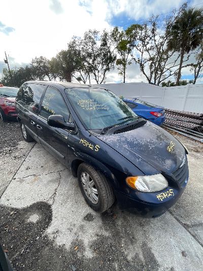 2006 Chrysler Town & Country Location - Chrysler - Row 39 - Stock # H51425