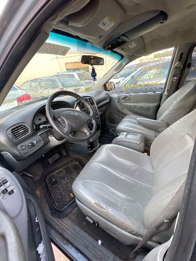 2006 Chrysler Town & Country Location - Chrysler - Row 39 - Stock # H51459