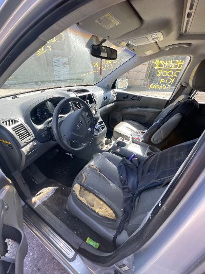 2008 Kia Sedona Location - Imports - Row 26 - Stock # H51478