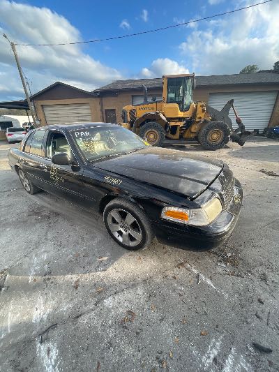 2003 Ford Crown Victoria Location - Ford - Row 29 - Stock # H51461