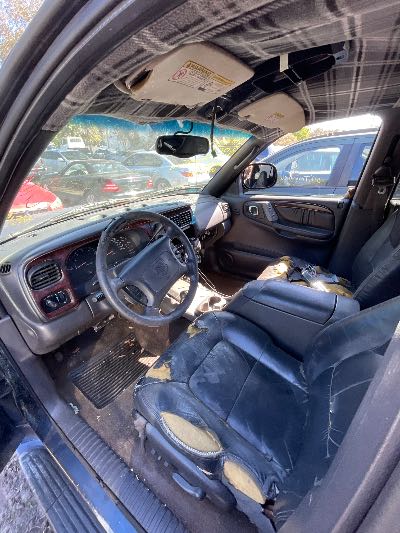 2000 Dodge Durango Location - Chrysler - Row 40 - Stock # H51530
