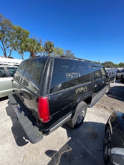 1999 GMC Suburban Location - Large Trucks & Vans - Row 16 - Stock # H51533