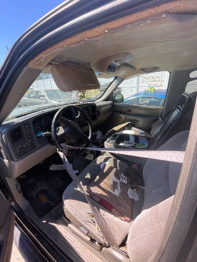 2004 Chevrolet Suburban Location - Large Trucks & Vans - Row 14 - Stock # H51545