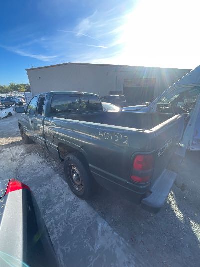2001 Dodge Ram 1500 Location - Large Trucks & Vans - Row 17 - Stock # H51512