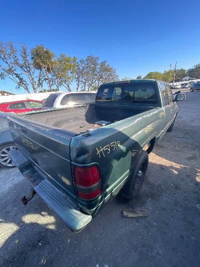 2001 Dodge Ram 1500 Location - Large Trucks & Vans - Row 17 - Stock # H51512