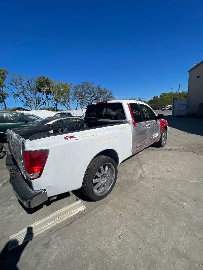 2005 Nissan Titan Location - Large Trucks & Vans - Row 17 - Stock # H51563