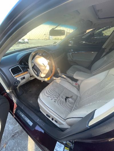 2012 Lincoln MKZ Location - Ford - Row 30 - Stock # H51582