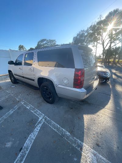 2007 Chevrolet Suburban Location - Large Trucks & Vans - Row 34 - Stock # H51567