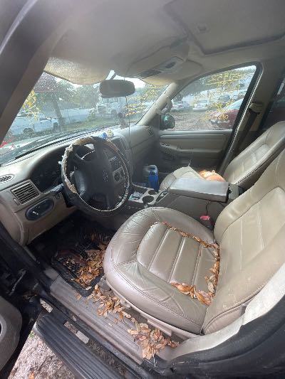 2003 Ford Explorer Location - Ford - Row 31 - Stock # H51552