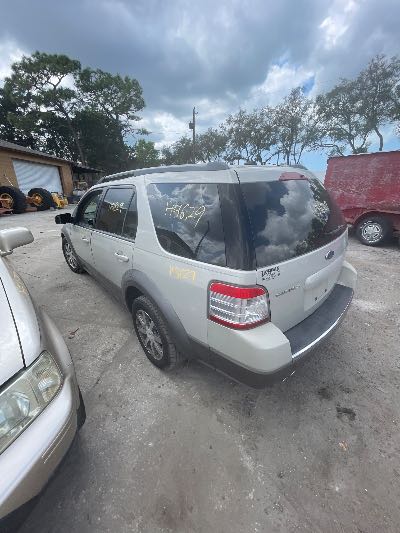 2008 Ford Taurus X Location - Ford - Row 31 - Stock # H51629