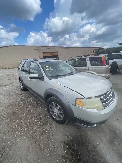 2008 Ford Taurus X Location - Ford - Row 31 - Stock # H51629