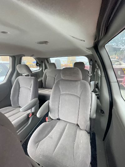 2003 Chrysler Voyager Location - Chrysler - Row 41 - Stock # H51669