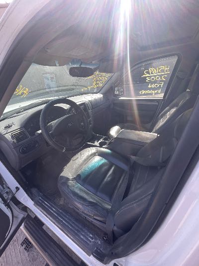2003 Ford Explorer Location - Ford - Row 32 - Stock # H51692