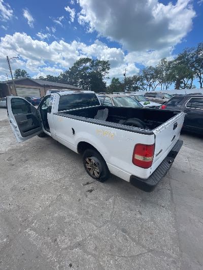 2005 Ford F-150 Location - Large Trucks & Vans - Row 18 - Stock # H51698