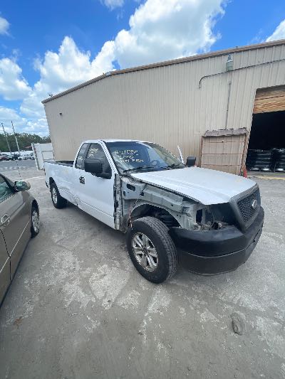 2005 Ford F-150 Location - Large Trucks & Vans - Row 18 - Stock # H51698