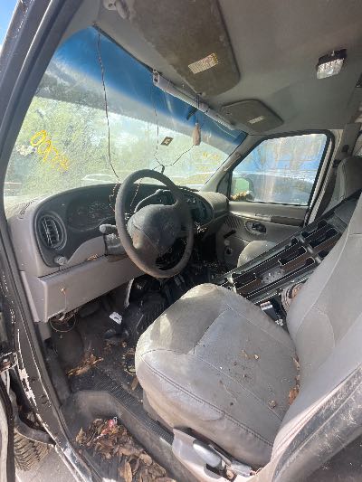 2001 Ford Econoline Location - Large Trucks & Vans - Row 19 - Stock # H51700