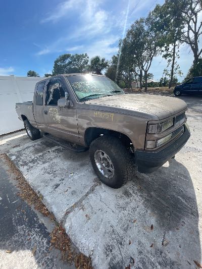 1995 Chevrolet C/K 1500 Location - Large Trucks & Vans - Row 22 - Stock # H51759