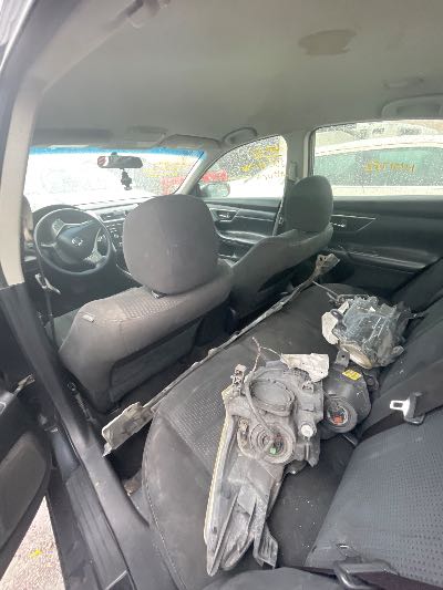 2015 Nissan Altima Location - Imports - Row 2 - Stock # H51782