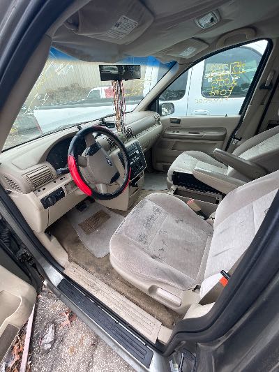 2005 Ford Freestar Location - Ford - Row 32 - Stock # H51713