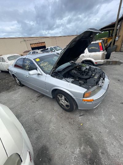 2000 Lincoln LS Location - Ford - Row 27 - Stock # H51724