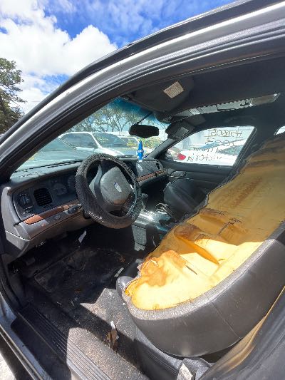 2003 Ford Crown Victoria Location - Ford - Row 32 - Stock # H51805