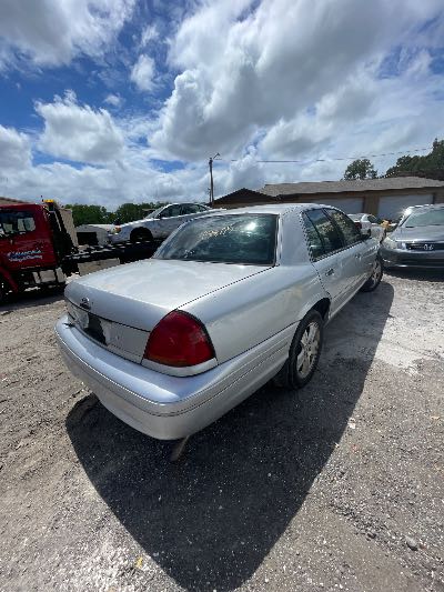 2003 Ford Crown Victoria Location - Ford - Row 32 - Stock # H51805