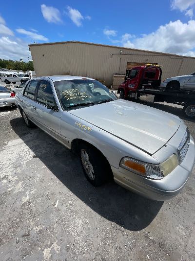 2003 Ford Crown Victoria Location - Ford - Row 32 - Stock # H51805