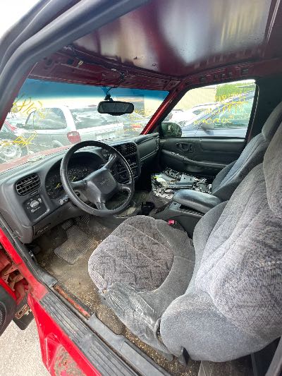 1999 GMC Sonoma Location - GM - Row 27 - Stock # H51811