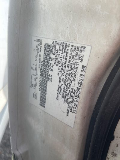 2000 Lincoln Town Car Location - Ford - Row 32 - Stock # H51798