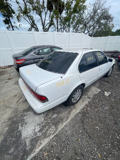 1989 Nissan Maxima Location - Imports - Row 3 - Stock # H51820