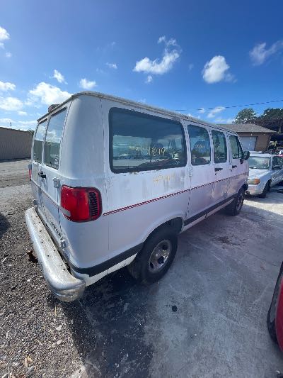 1997 Dodge Ram Wagon Location - Large Trucks & Vans - Row 22 - Stock # H51849