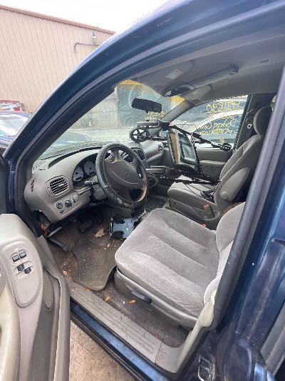 2002 Dodge Grand Caravan Location - Chrysler - Row 44 - Stock # H51890