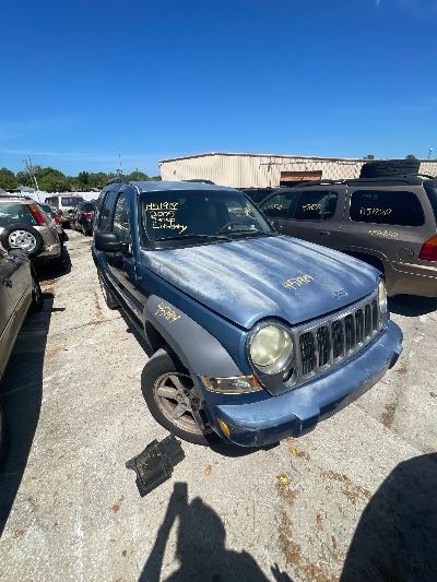 2005 Jeep Liberty Location - Chrysler - Row 44 - Stock # H51919