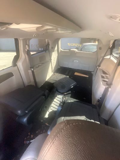 2015 Chrysler Town & Country Location - Chrysler - Row 45 - Stock # H51929