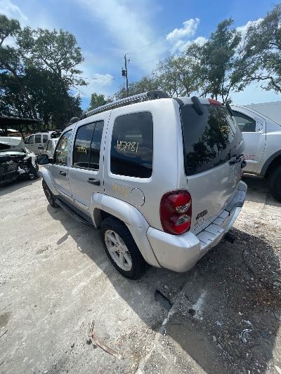 2006 Jeep Liberty Location - Chrysler - Row 45 - Stock # H51981