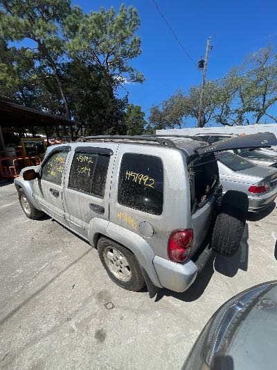 2003 Jeep Liberty Location - Chrysler - Row 45 - Stock # H51992