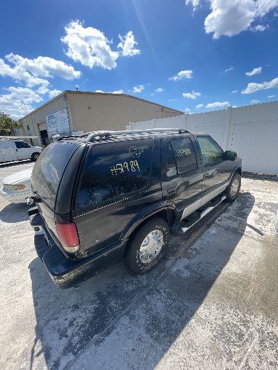 2001 GMC Jimmy Location - GM - Row 28 - Stock # H51989
