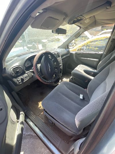 2006 Chrysler Town & Country Location - Chrysler - Row 45 - Stock # H52069