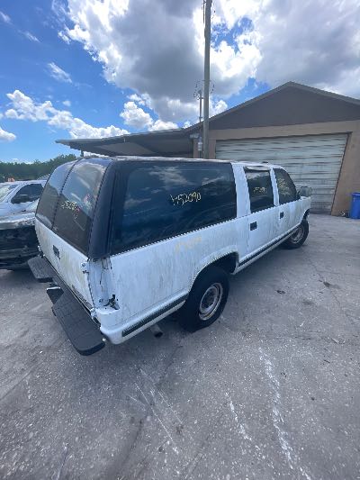 1999 Chevrolet Suburban Location - Large Trucks & Vans - Row 25 - Stock # H52090