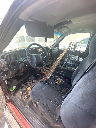 2000 Chevrolet Silverado 2500 Location - Large Trucks & Vans - Row 25 - Stock # H52099