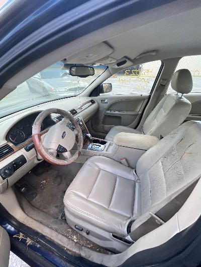 2005 Ford Five Hundred Location - Ford - Row 35 - Stock # H52023
