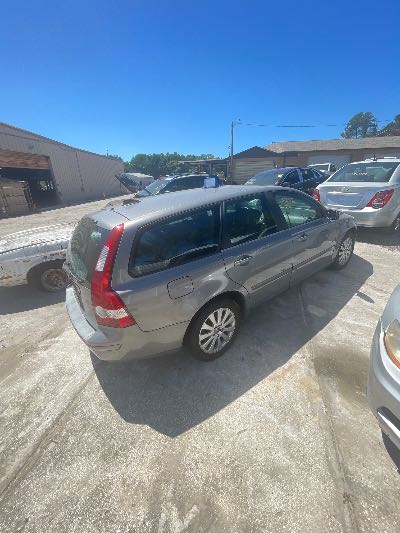 2005 Volvo V50 Location - Imports - Row 1 - Stock # H52112