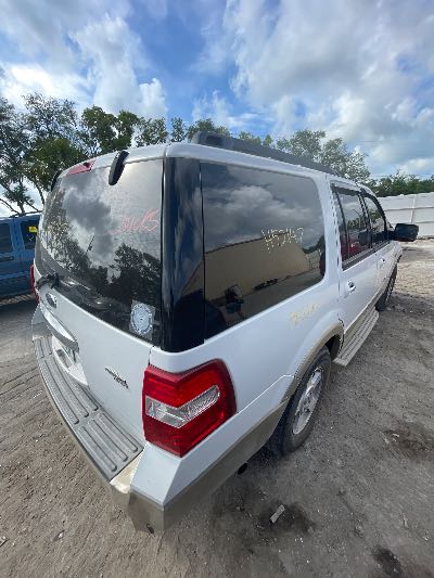 2007 Ford Expedition Location - Large Trucks & Vans - Row 26 - Stock # H52147