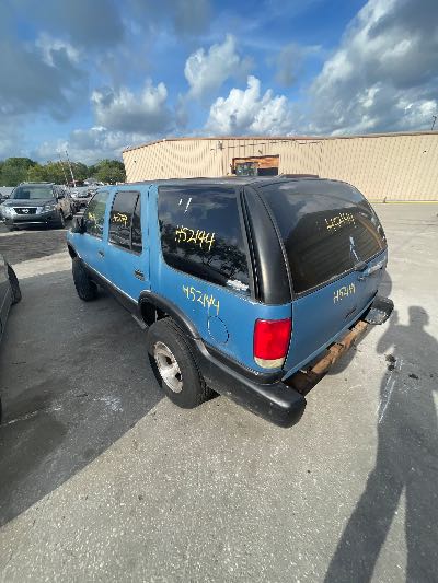 1998 GMC Jimmy Location - GM - Row 30 - Stock # H52144