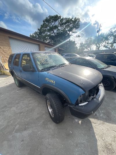 1998 GMC Jimmy Location - GM - Row 30 - Stock # H52144