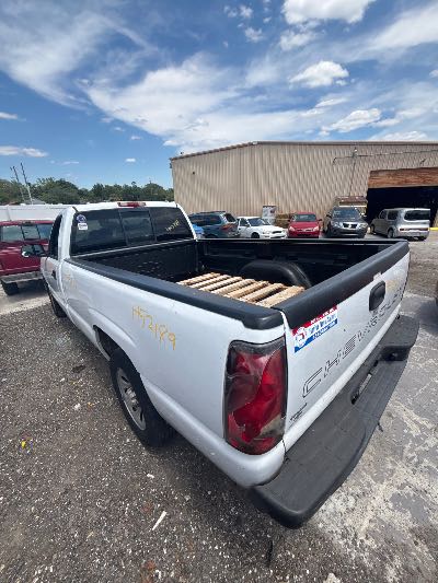 2006 Chevrolet Silverado 1500 Location - Large Trucks & Vans - Row 25 - Stock # H52189
